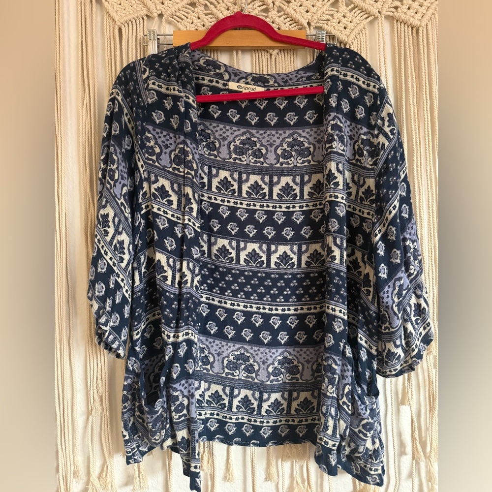 Rip Curl Women's Navy and Cream Patterned Blouse